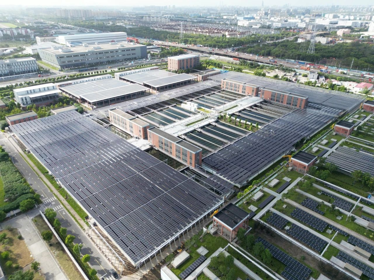 光伏赋能 太阳成集团tyc151cc水务绘就高质量生长亮丽底色